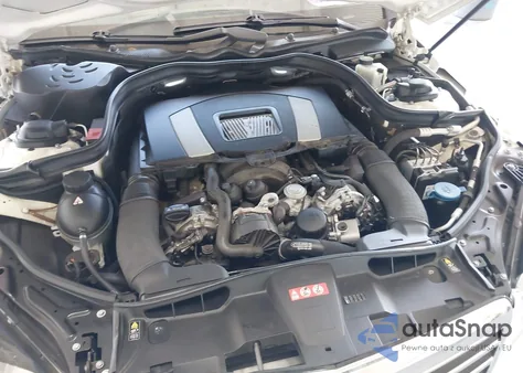 2010 Mercedes-Benz E 550 z USA, uszkodzony, nr VIN WDDHF7CB3AA033244